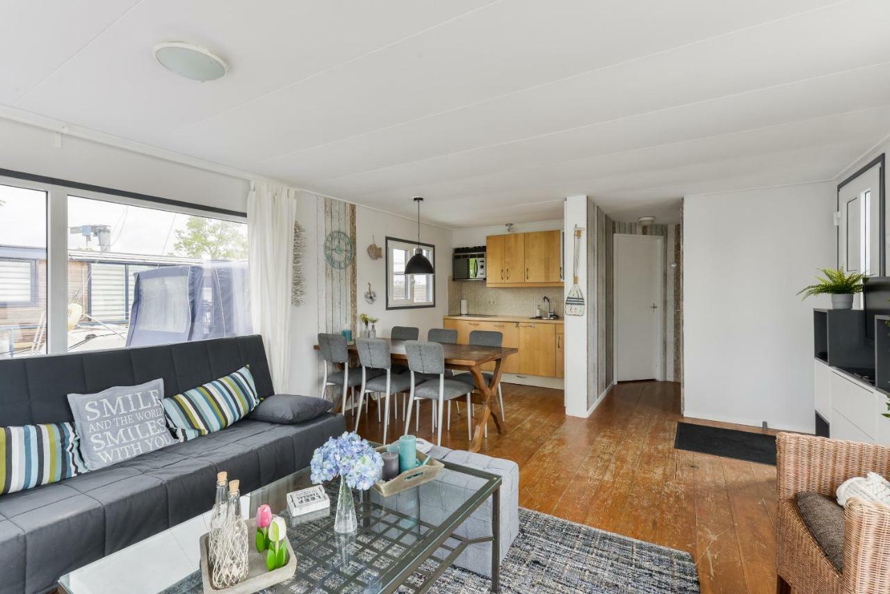 Bright And Comfortable Houseboat Aalsmeer Esterno foto