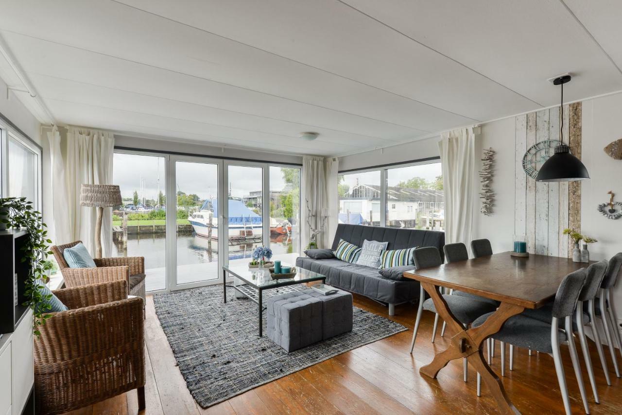 Bright And Comfortable Houseboat Aalsmeer Esterno foto