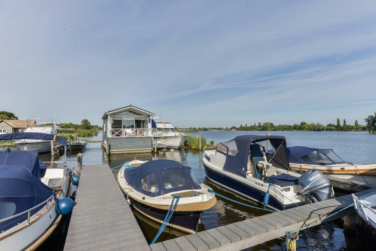 Bright And Comfortable Houseboat Aalsmeer Esterno foto
